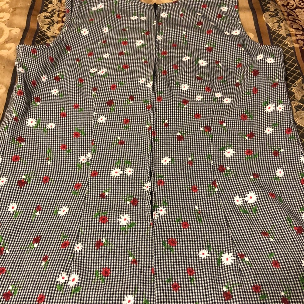 Dress - Picture 4 of 5